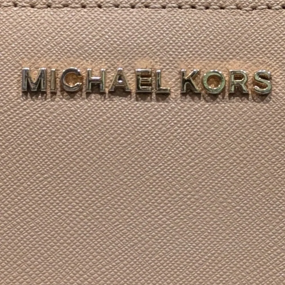 Michael Kors Jet Set‎ Travel Wallet Women OS Beige Saffiano Leather Zip Around